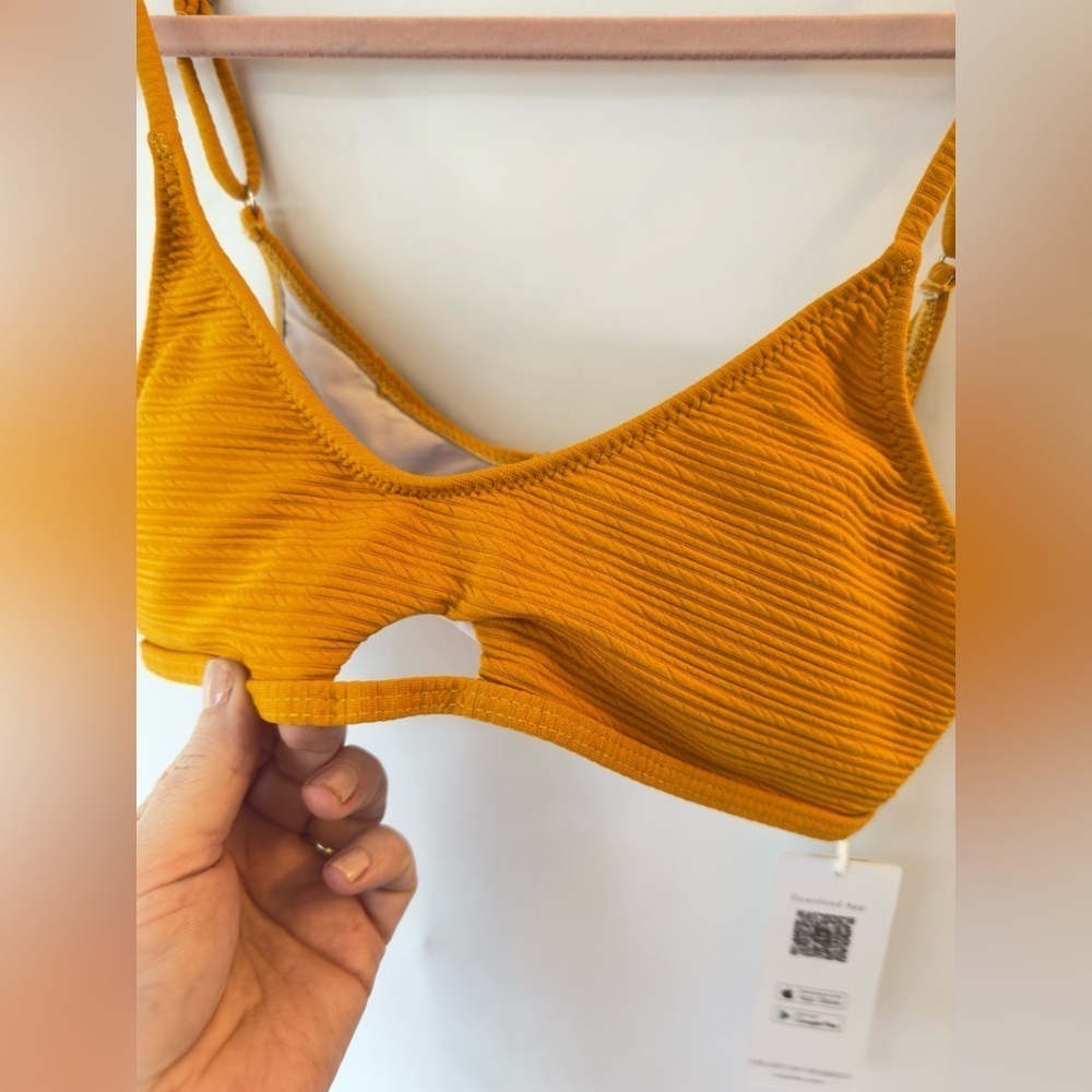 Cupshe swimwear cutout bikini top size medium NWT color yellow/orange